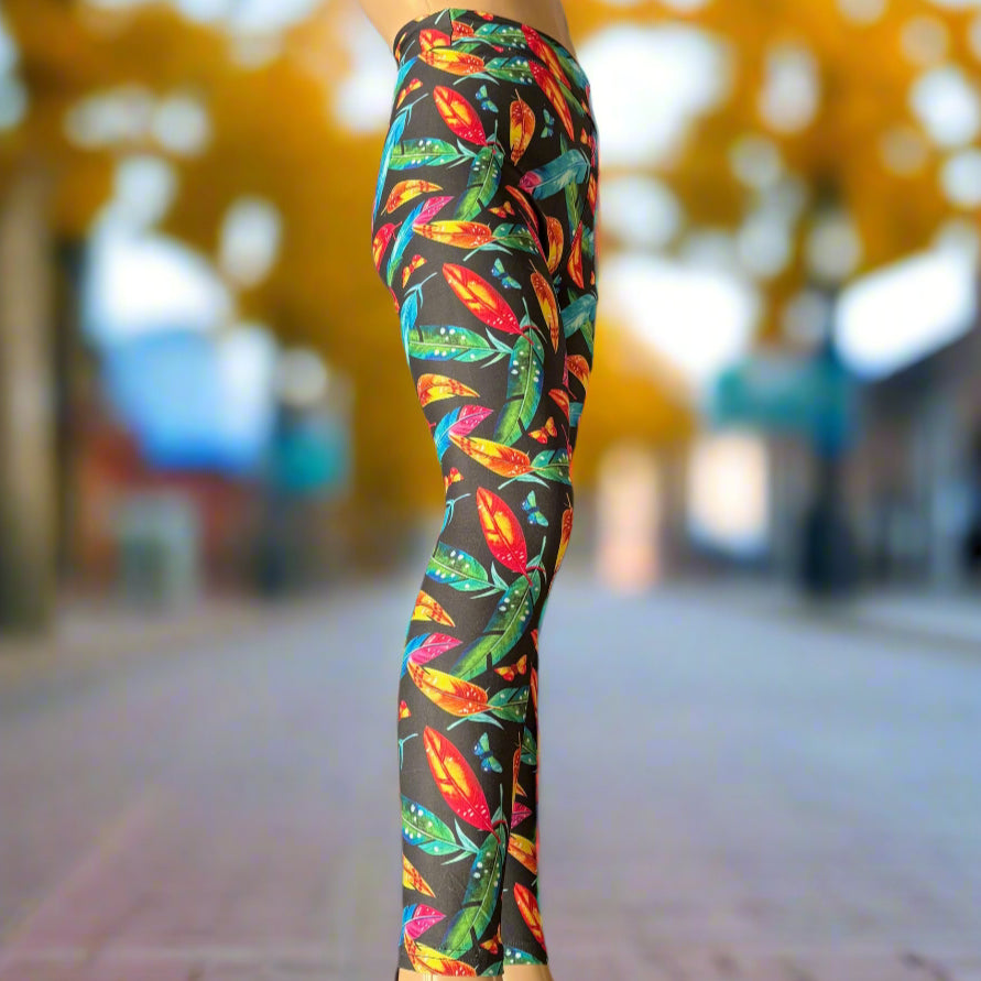 Feathers and leaves design full length leggings