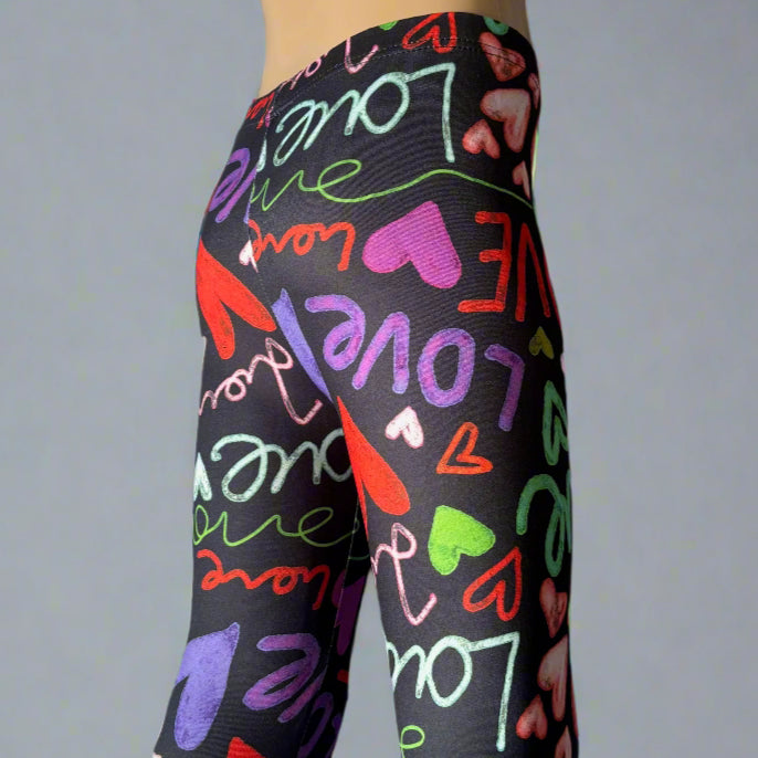 Graffiti hearts design leggings